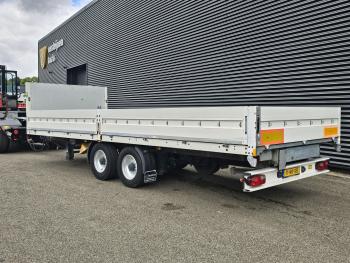 Junge / 2 AXLE TRAILER WITH BOARDS